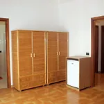 Oda ve Kahvaltı 100 Mt Mare 3*